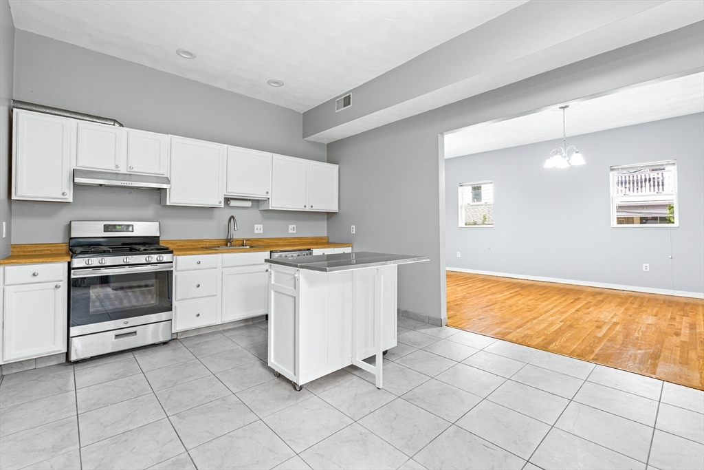 2 bed, 1 bath apartment for rent at 37 Munroe St Unit 2, Somerville — photo 1 of 25