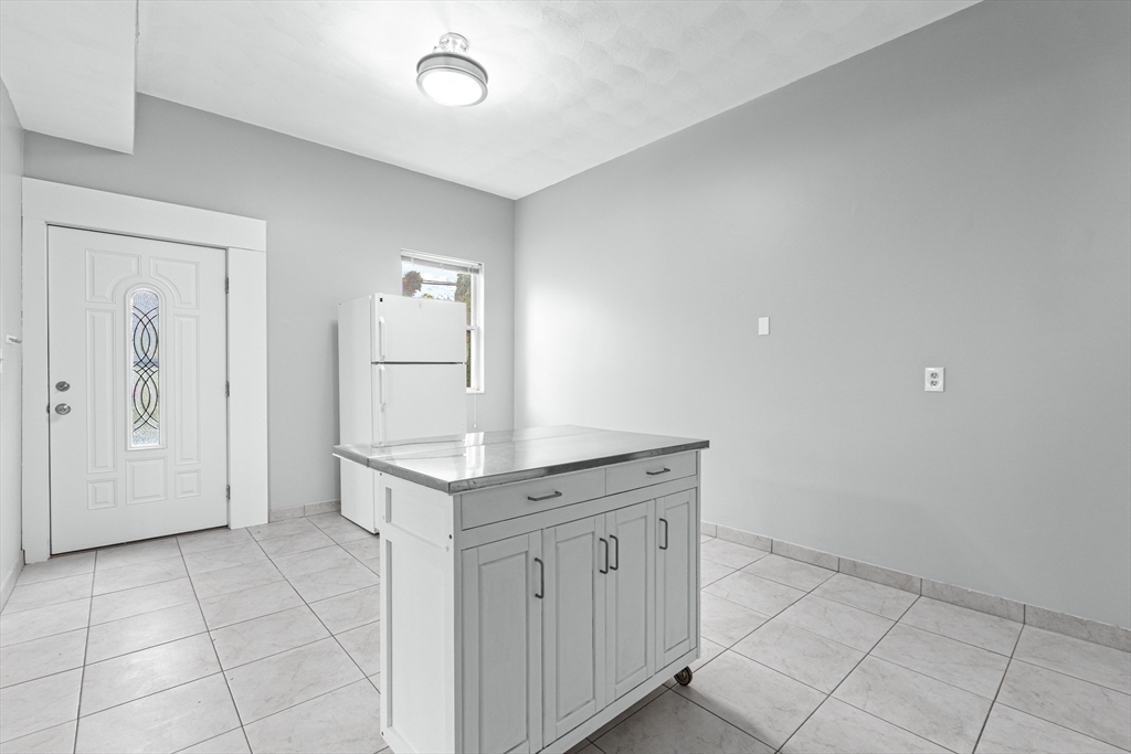 2 bed, 1 bath apartment for rent at 37 Munroe St Unit 2, Somerville — photo 6 of 25