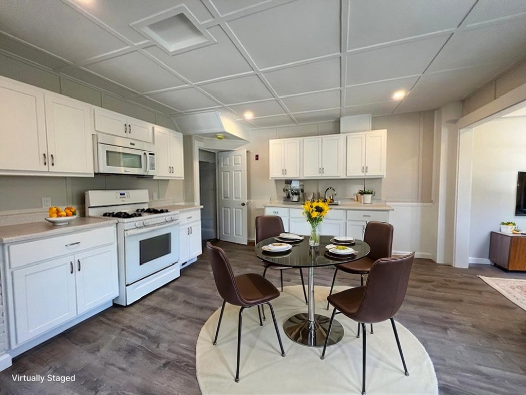 2 bed, 1 bath apartment for rent at 37 N Spooner St Unit 1, Plymouth — photo 1 of 12
