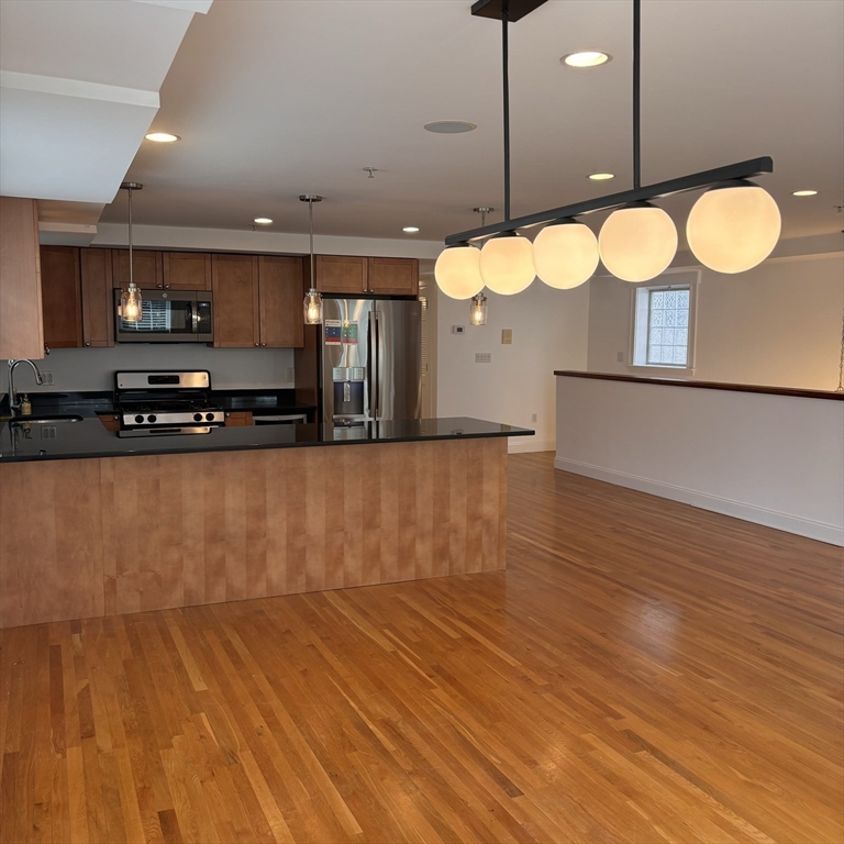 2 bed, 2 bath apartment for rent at 37 O Unit 3, South Boston — photo 4 of 18