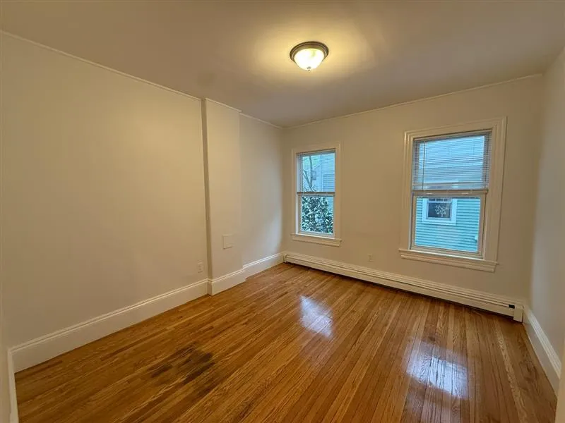2 bed, 1 bath apartment for rent at 37 Oak St Unit 2r, Ward Two — photo 9 of 11