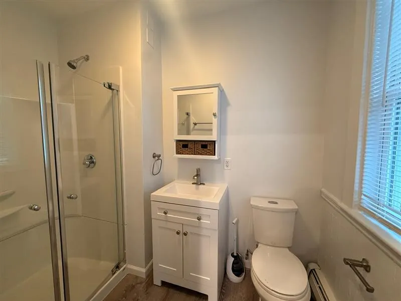 2 bed, 1 bath apartment for rent at 37 Oak St Unit 2r, Ward Two — photo 11 of 11