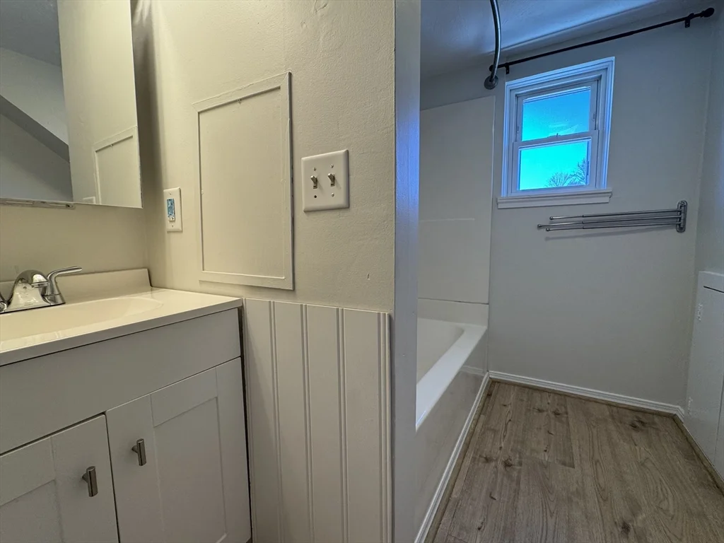 2 bed, 1 bath apartment for rent at 37 Oak St Unit 5, Middleboro — photo 10 of 14