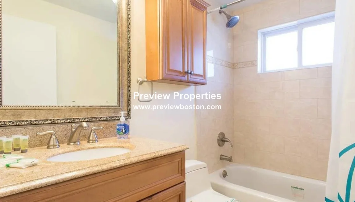 2 bed, 1 bath apartment for rent at 37 Oxford Circle Unit P, Belmont — photo 10 of 11