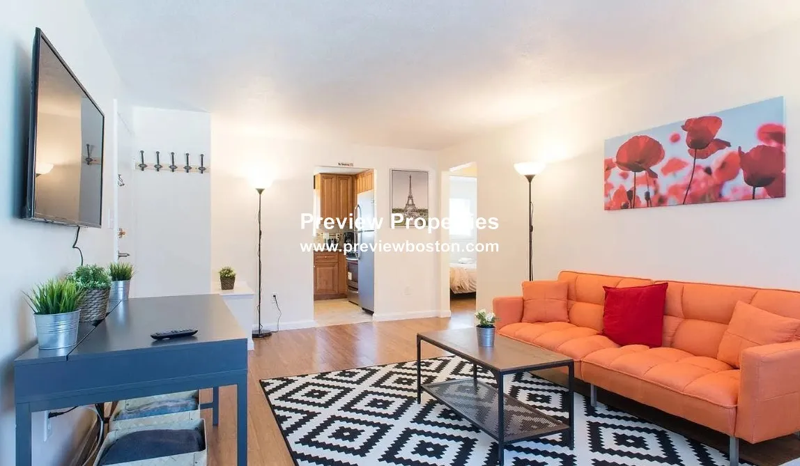 2 bed, 1 bath apartment for rent at 37 Oxford Circle Unit P, Belmont — photo 6 of 11
