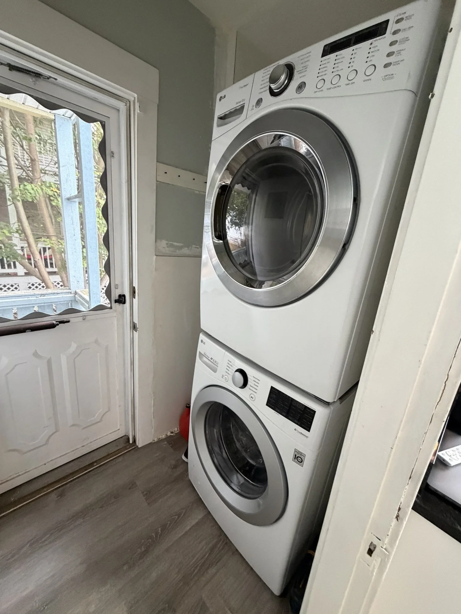 2 bed, 1 bath apartment for rent at 37 Parkdale Unit 37, Union Square — photo 10 of 13