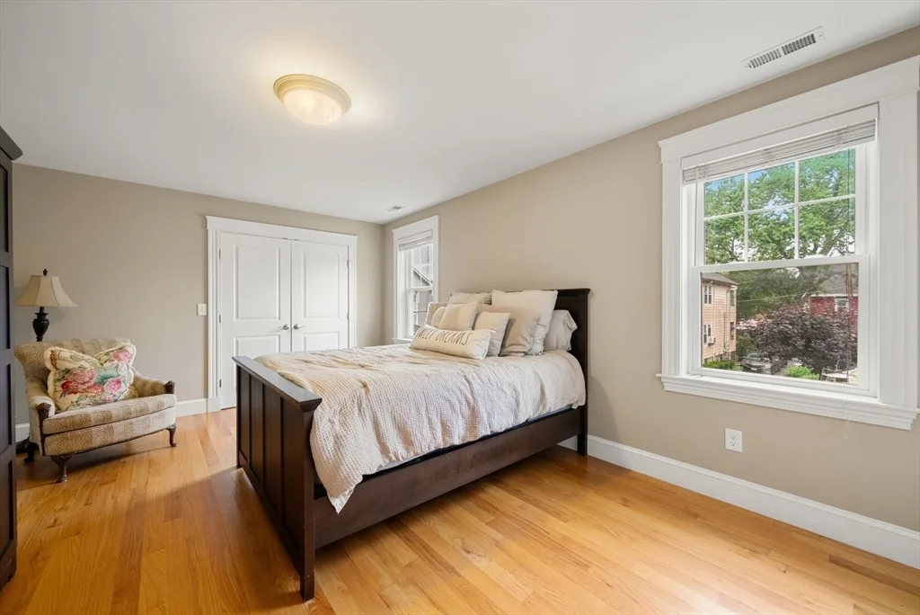 3 bed, 2 bath apartment for rent at 37 Pequossette Unit 37, Watertown — photo 11 of 22