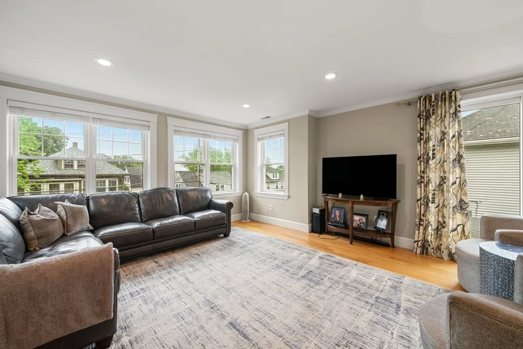 3 bed, 2 bath apartment for rent at 37 Pequossette Unit 37, Watertown — photo 9 of 22