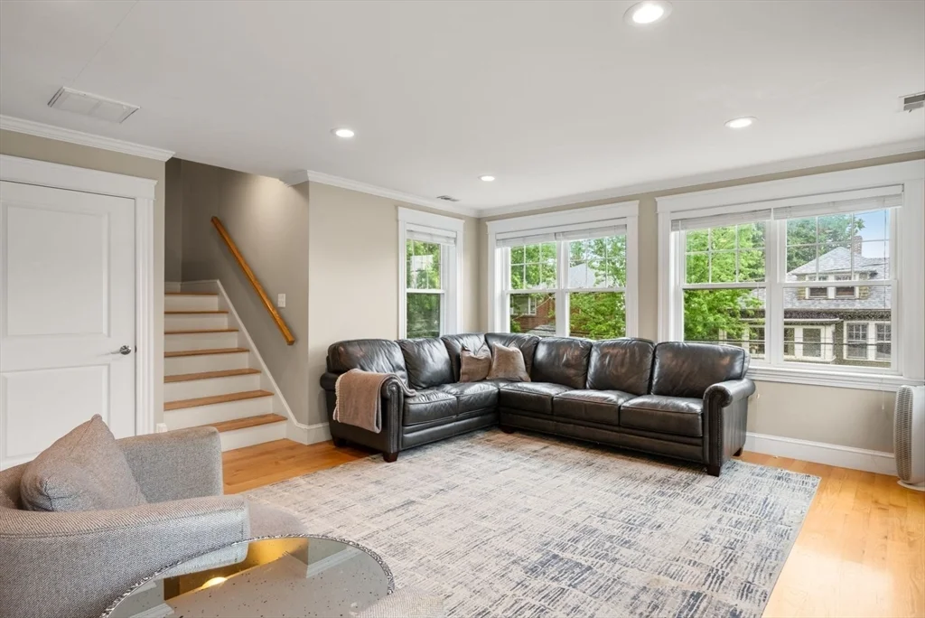 3 bed, 2 bath apartment for rent at 37 Pequossette Unit 37, Watertown — photo 8 of 22