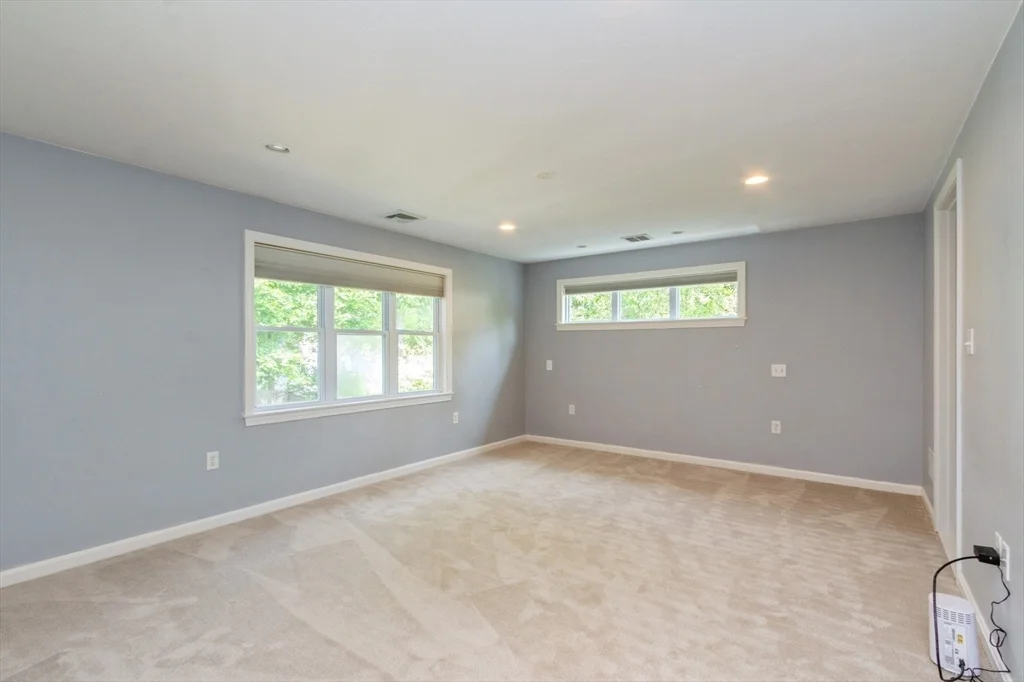 5 bed, 3 bath apartment for rent at 37 Philbrick Rd, Newton — photo 20 of 30