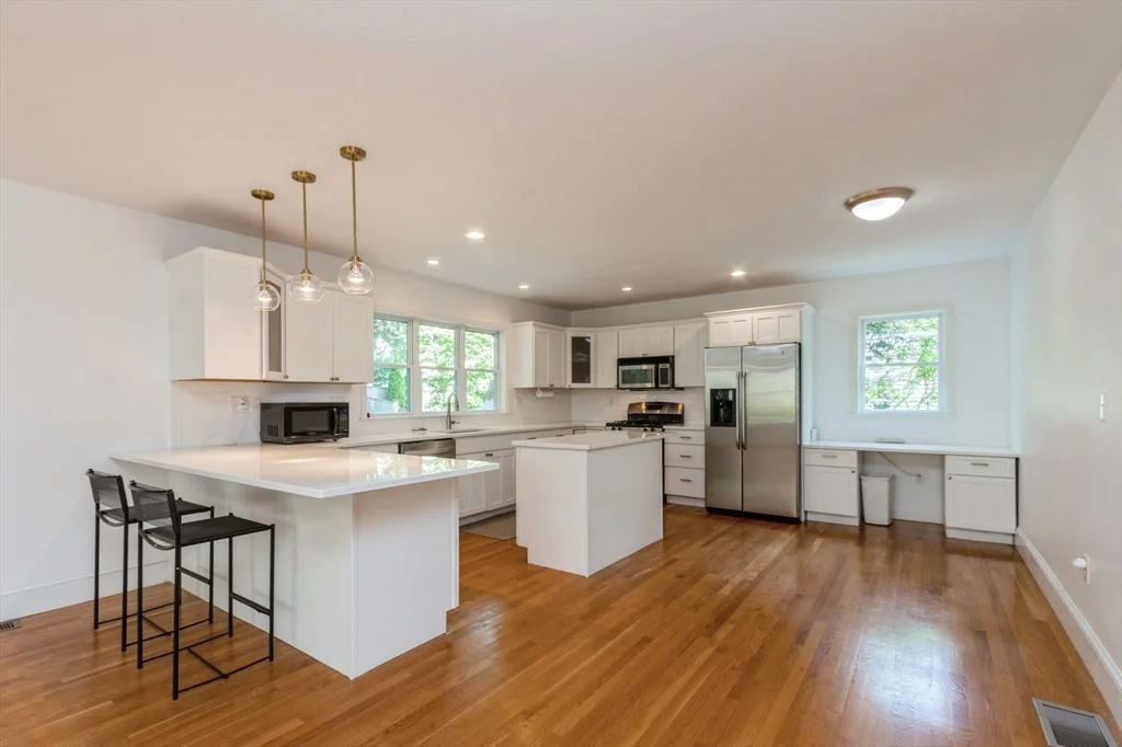 5 bed, 3 bath apartment for rent at 37 Philbrick Rd, Newton — photo 6 of 30