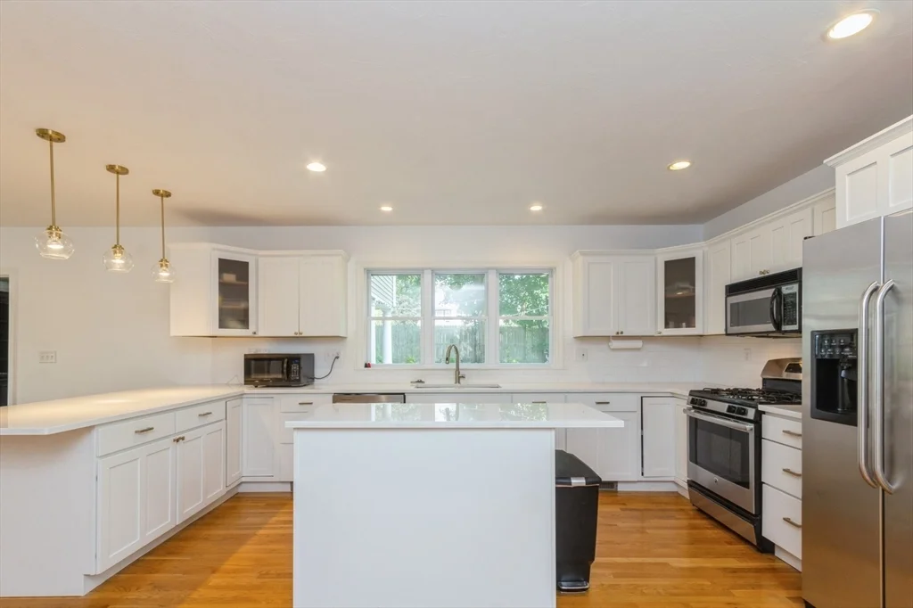 5 bed, 3 bath apartment for rent at 37 Philbrick Rd, Newton — photo 7 of 30