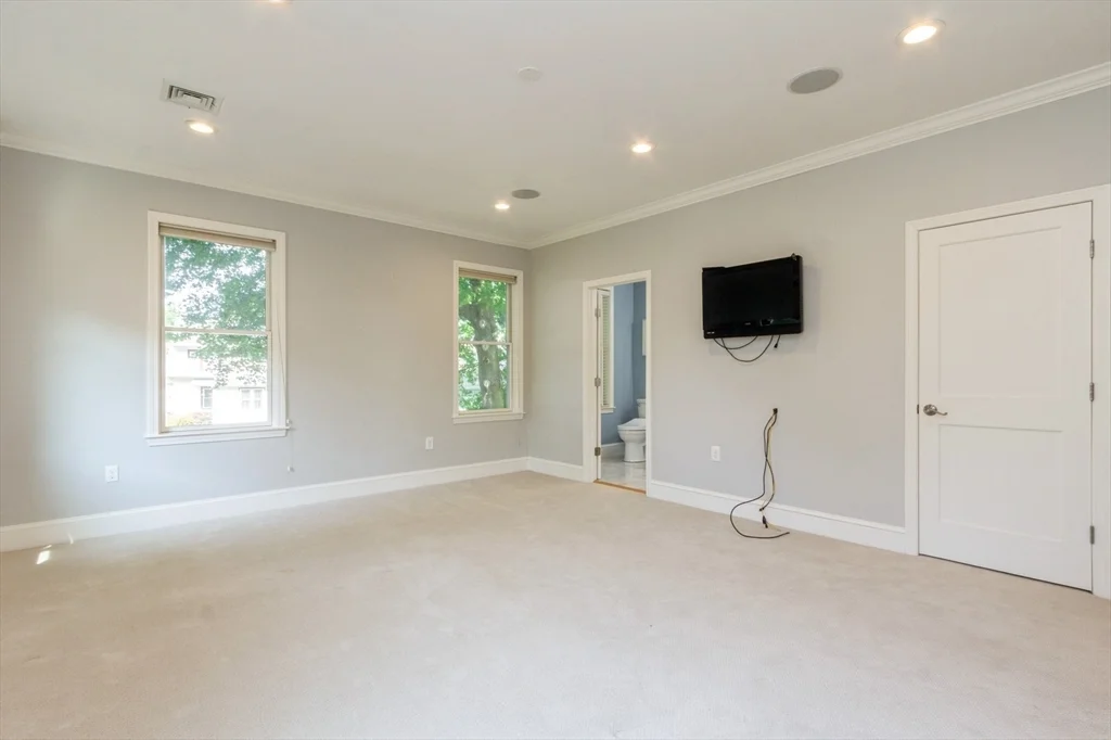 5 bed, 3 bath apartment for rent at 37 Philbrick Rd, Newton — photo 25 of 30