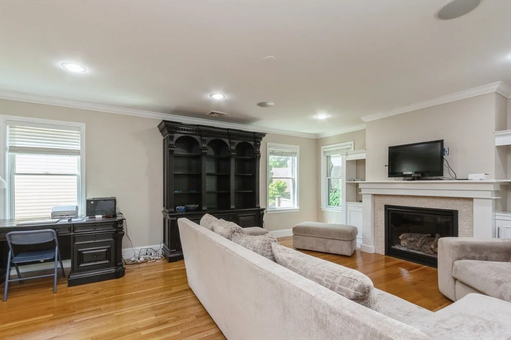 5 bed, 3 bath apartment for rent at 37 Philbrick Rd, Newton — photo 12 of 30