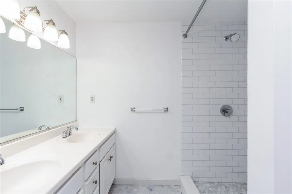 5 bed, 3 bath apartment for rent at 37 Philbrick Rd, Newton — photo 21 of 30