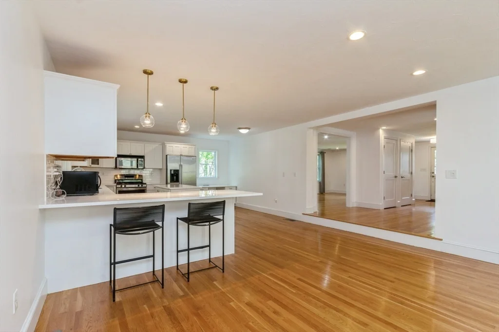 5 bed, 3 bath apartment for rent at 37 Philbrick Rd, Newton — photo 5 of 30