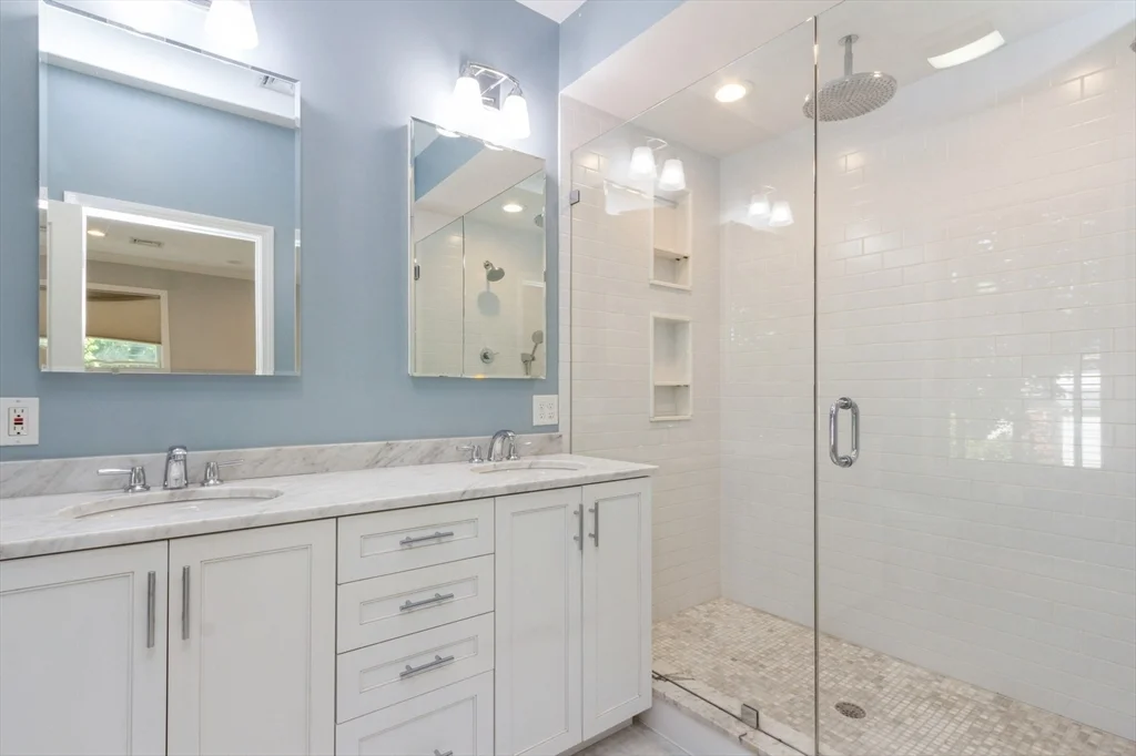 5 bed, 3 bath apartment for rent at 37 Philbrick Rd, Newton — photo 24 of 30