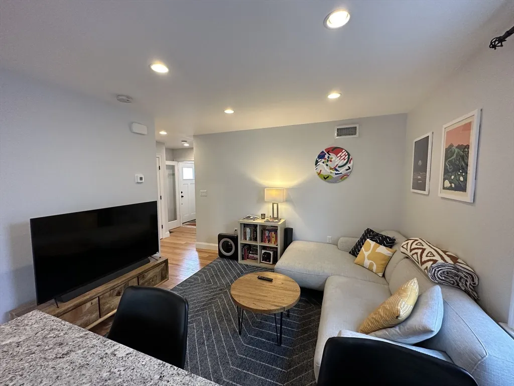 2 bed, 1 bath apartment for rent at 37 Porter St Unit 1, Wellington-Harrington — photo 6 of 15