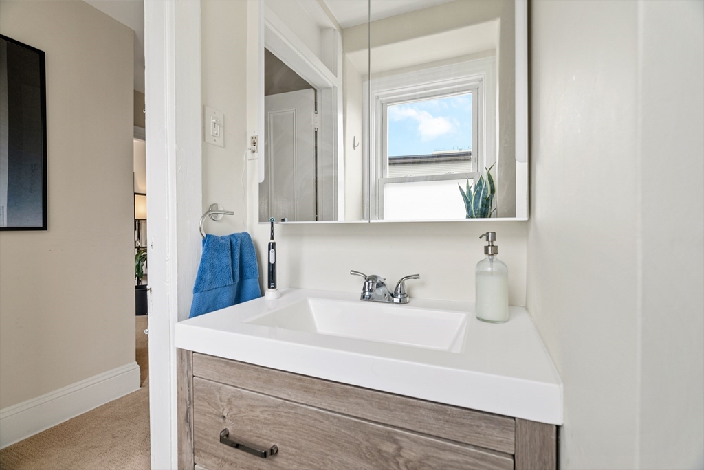 1 bed, 1 bath apartment for rent at 37 Putnam Ave Unit 3, Riverside — photo 11 of 21