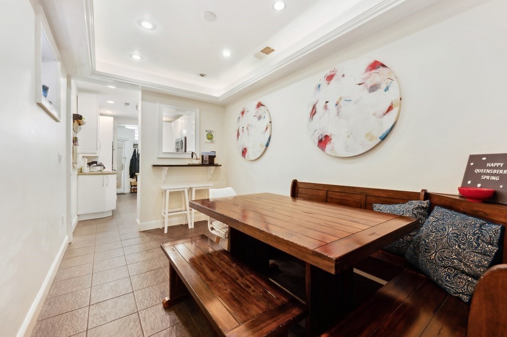 4 bed, 2 bath apartment for rent at 37 Queensberry Unit SF, Fenway — photo 5 of 35