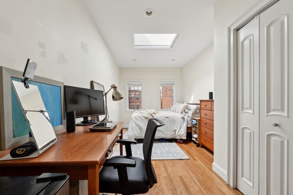 4 bed, 2 bath apartment for rent at 37 Queensberry Unit SF, Fenway — photo 23 of 35