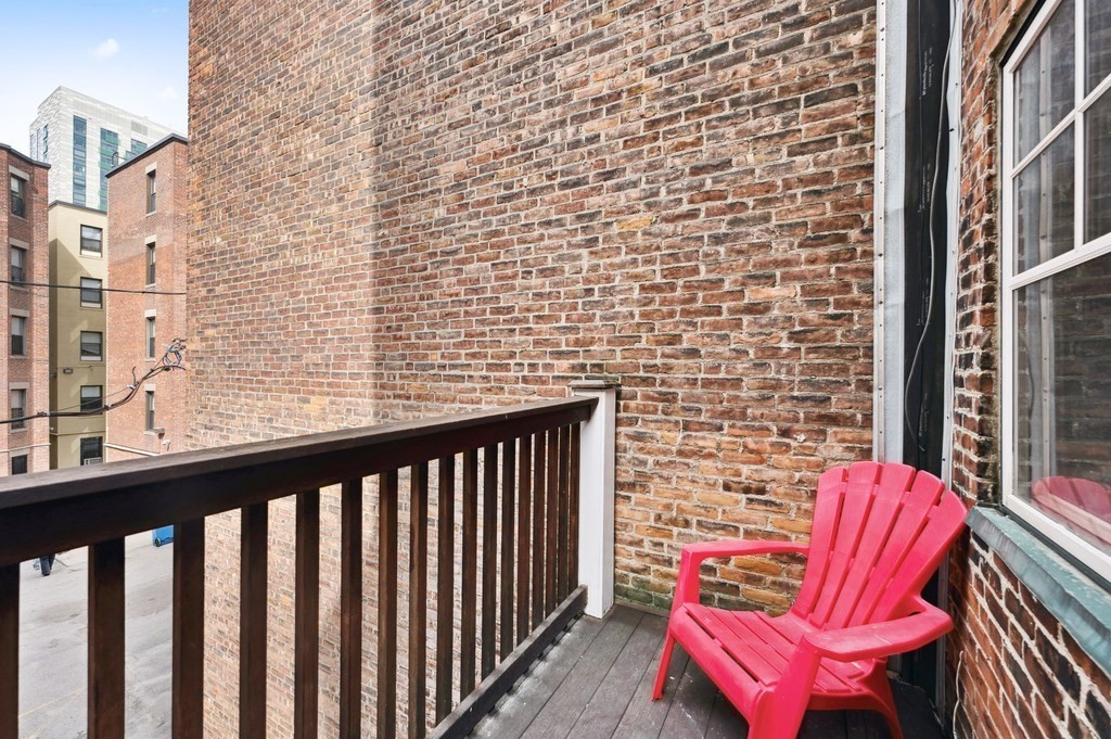 4 bed, 2 bath apartment for rent at 37 Queensberry Unit SF, Fenway — photo 29 of 35