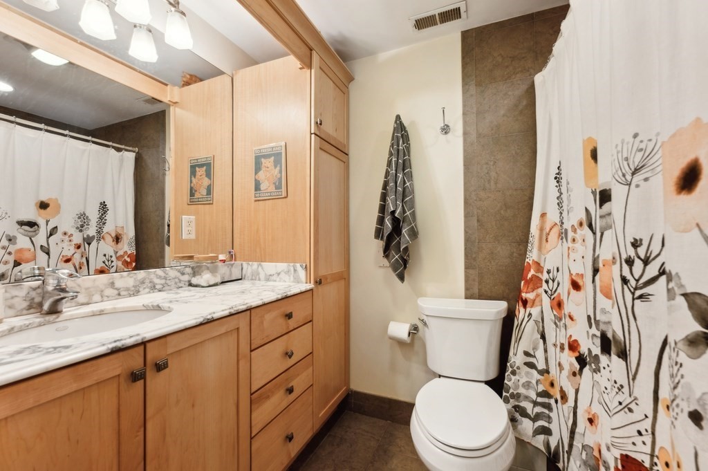 4 bed, 2 bath apartment for rent at 37 Queensberry Unit SF, Fenway — photo 27 of 35