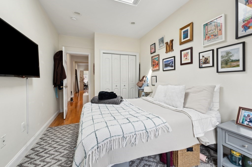 4 bed, 2 bath apartment for rent at 37 Queensberry Unit SF, Fenway — photo 25 of 35