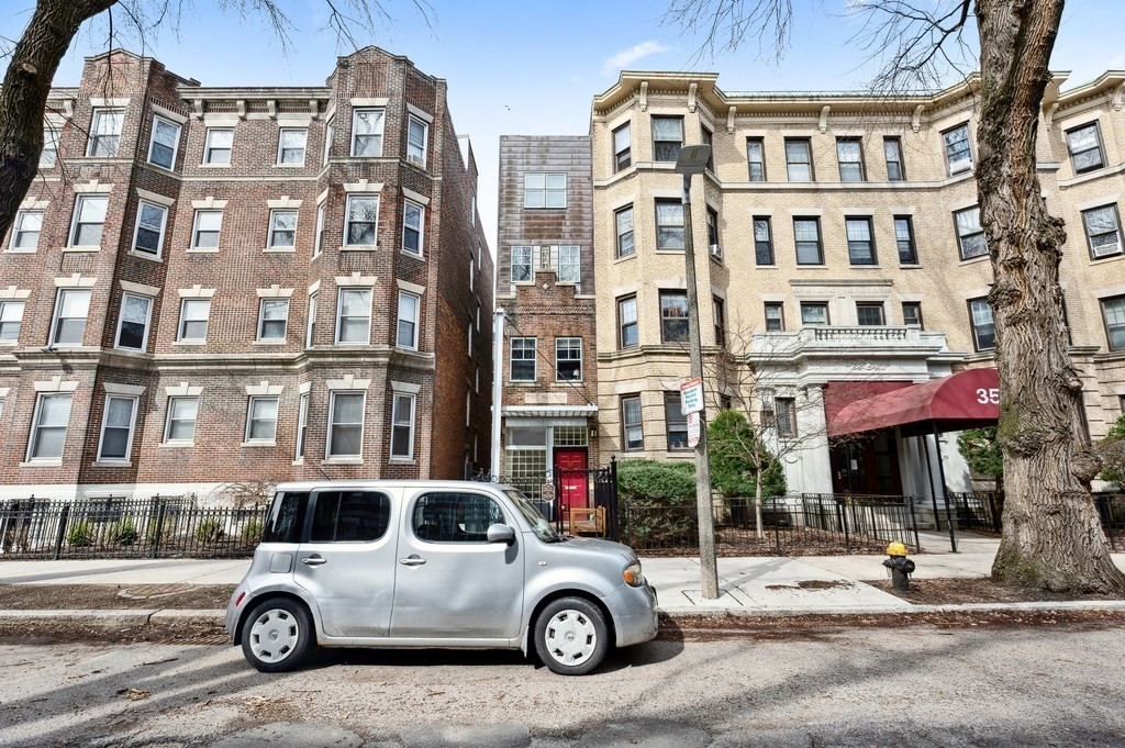 4 bed, 2 bath apartment for rent at 37 Queensberry Unit SF, Fenway — photo 34 of 35