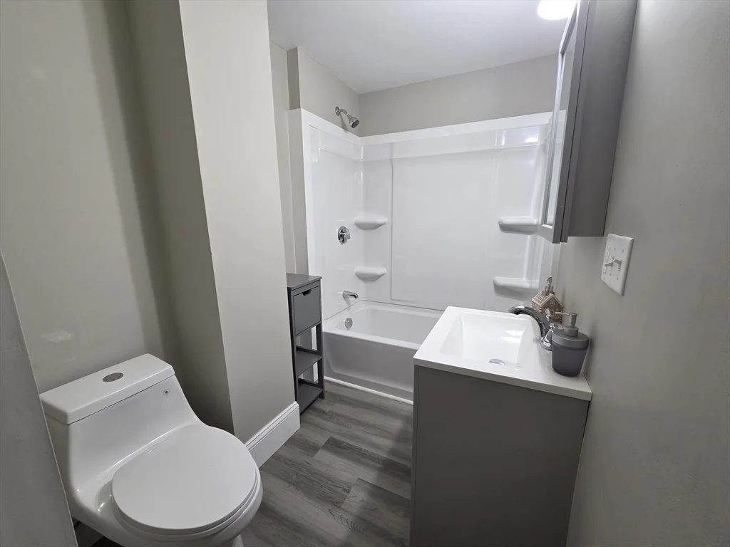 2 bed, 1 bath apartment for rent at 37 Quincy Unit 37, Quincy — photo 5 of 9