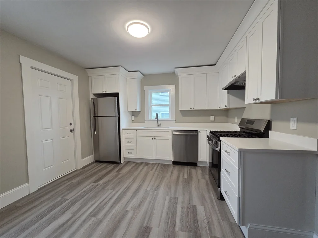 2 bed, 1 bath apartment for rent at 37 Quincy Unit 37, Quincy — photo 2 of 9