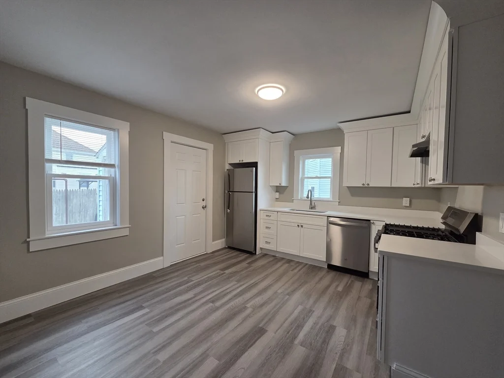 2 bed, 1 bath apartment for rent at 37 Quincy Unit 37, Quincy — photo 3 of 9