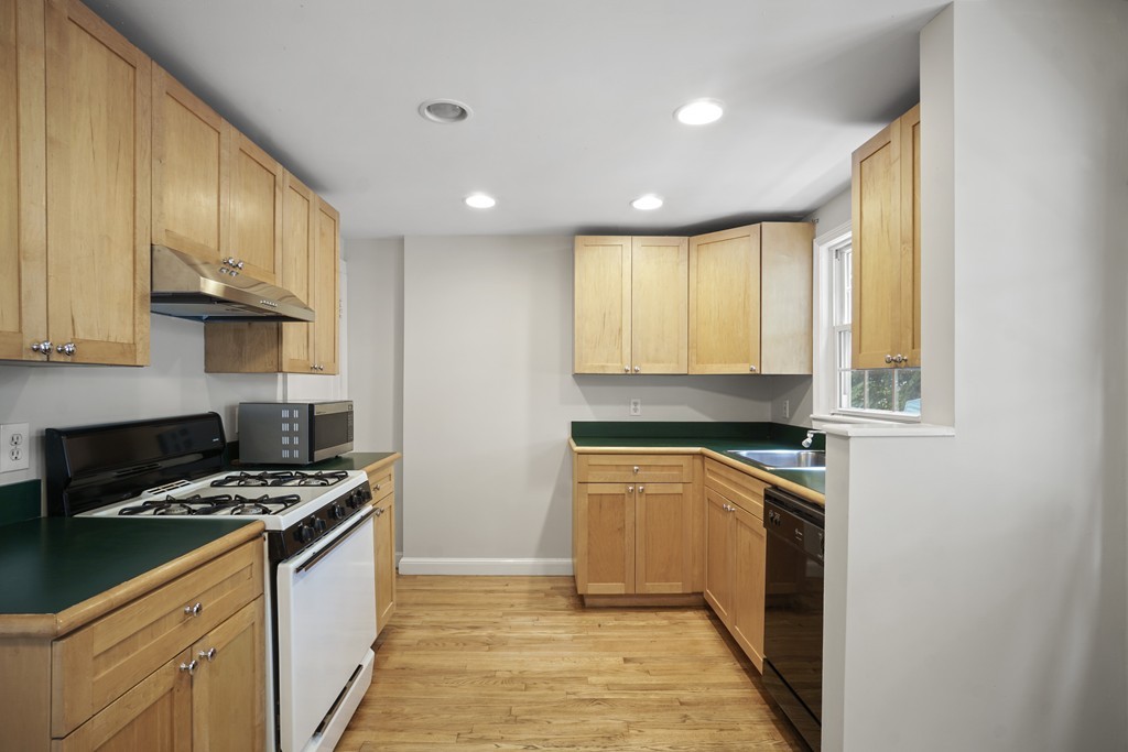 2 bed, 1 bath apartment for rent at 37 Regent Rd Unit 37, Bell Rock — photo 5 of 13