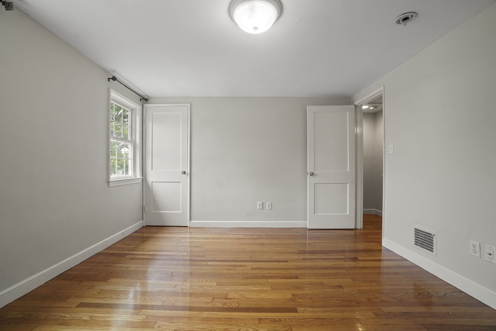2 bed, 1 bath apartment for rent at 37 Regent Rd Unit 37, Bell Rock — photo 9 of 13
