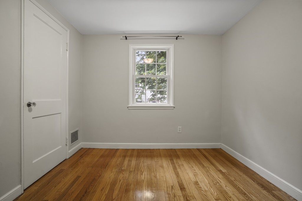 2 bed, 1 bath apartment for rent at 37 Regent Rd Unit 37, Bell Rock — photo 10 of 13