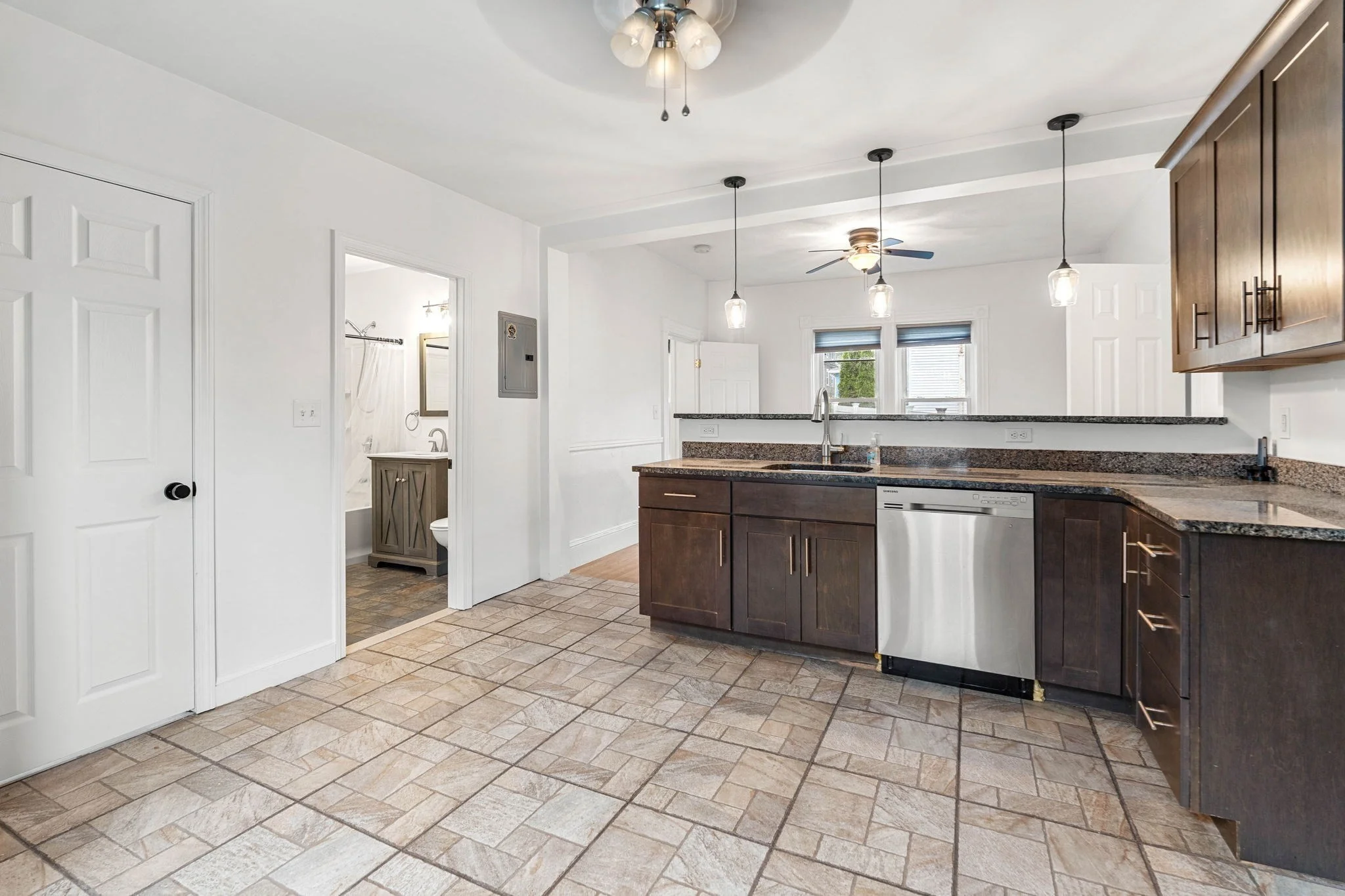 1 bed, 1 bath apartment for rent at 37 Reserve Unit 1, Malden — photo 6 of 13