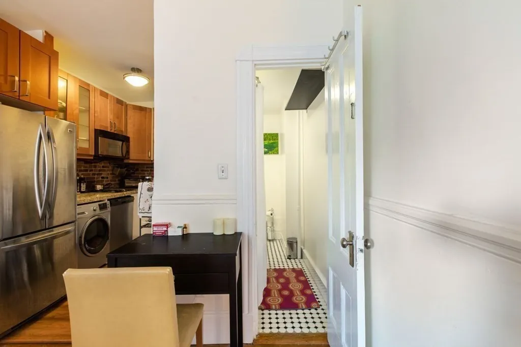 2 bed, 1 bath apartment for rent at 37 Revere St Unit 7, Beacon Hill — photo 7 of 22