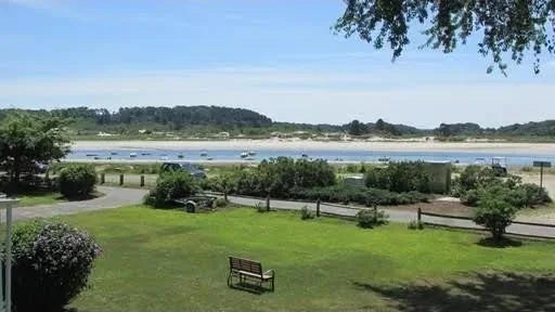 3 bed, 2 bath apartment for rent at 37 River Rd Unit -, Little Neck