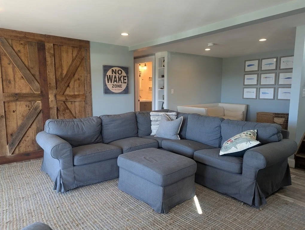 3 bed, 2 bath apartment for rent at 37 River Rd Unit -, Little Neck — photo 21 of 26