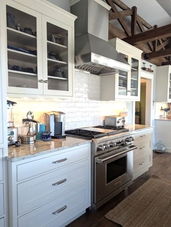 3 bed, 2 bath apartment for rent at 37 River Rd Unit -, Little Neck — photo 7 of 26