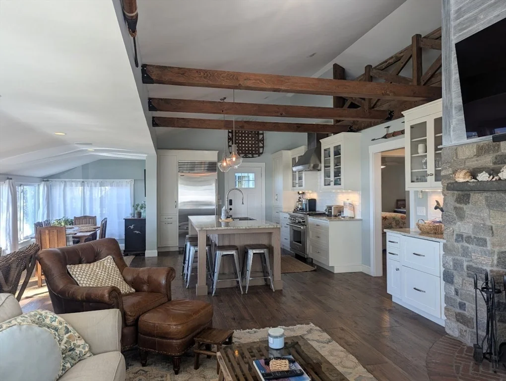 3 bed, 2 bath apartment for rent at 37 River Rd Unit -, Little Neck — photo 11 of 26