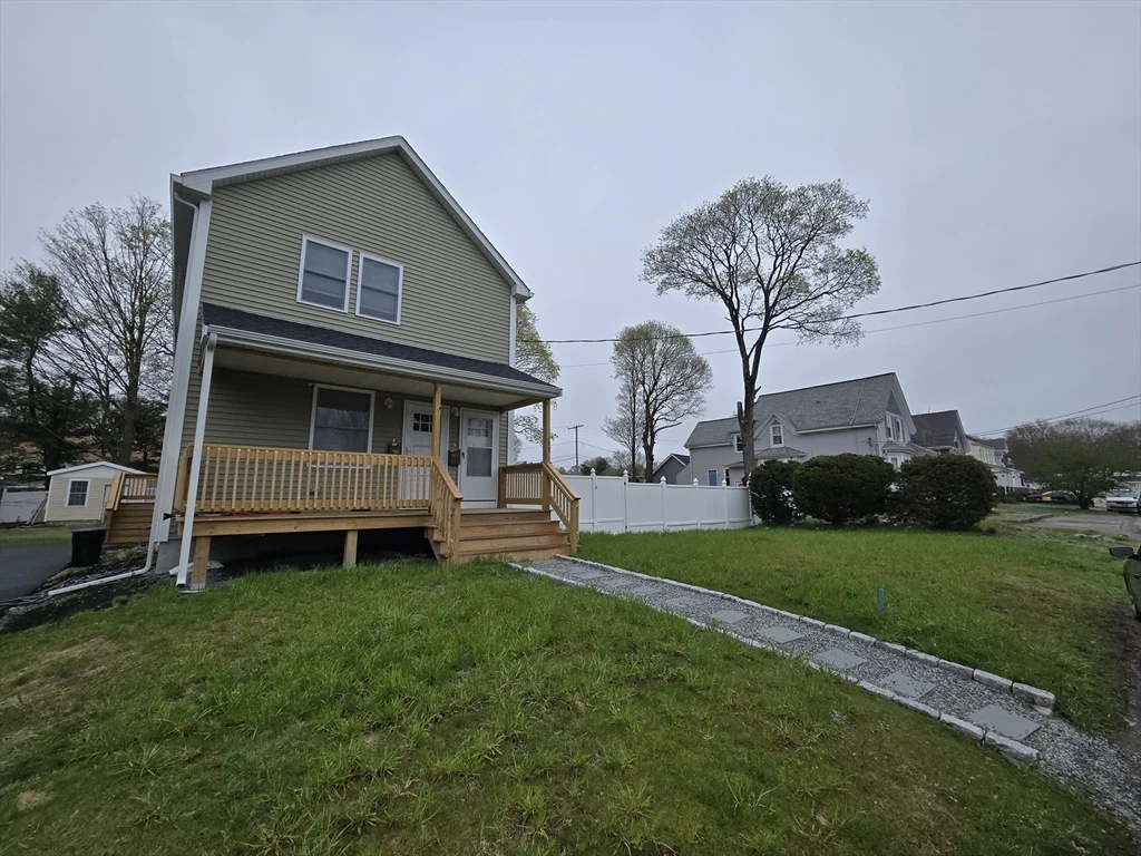 3 bed, 1 bath apartment for rent at 37 Rose Glen St Unit 2, Stoughton — photo 2 of 32