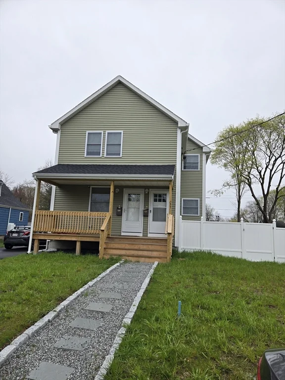 3 bed, 1 bath apartment for rent at 37 Rose Glen St Unit 2, Stoughton — photo 1 of 32