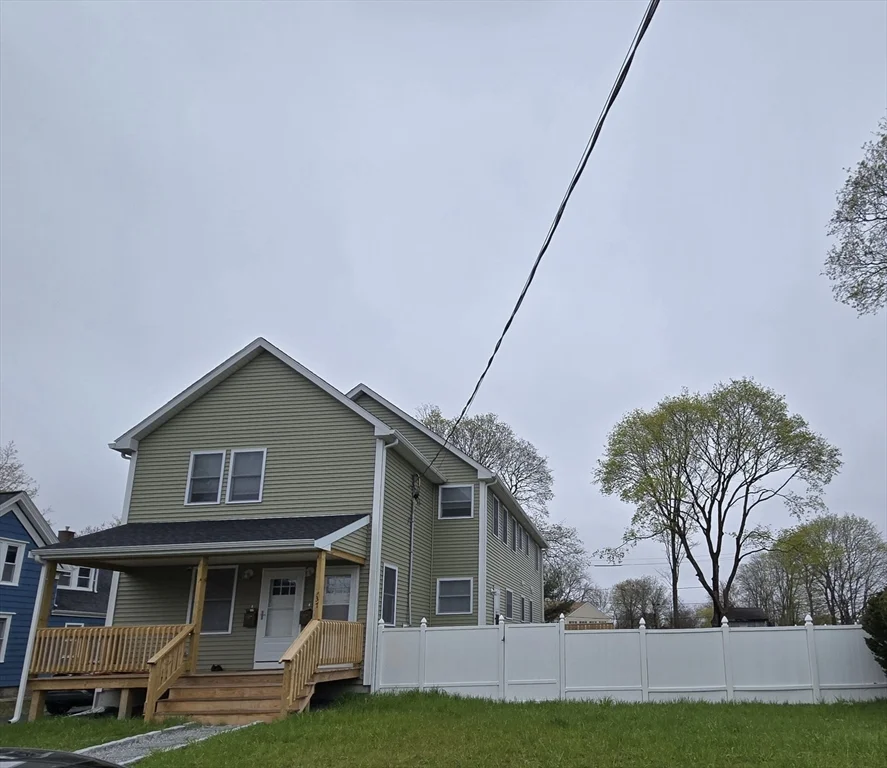 3 bed, 1 bath apartment for rent at 37 Rose Glen St Unit 2, Stoughton — photo 3 of 32