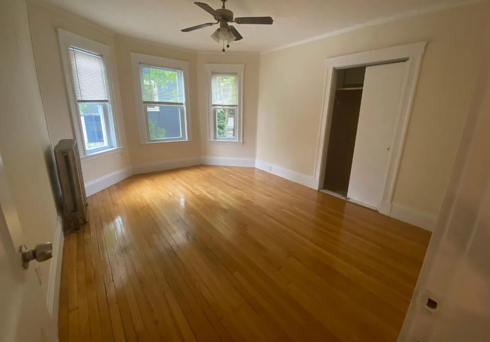 2 bed, 1 bath apartment for rent at 37 Rose St Unit 1, Ward Two — photo 5 of 7