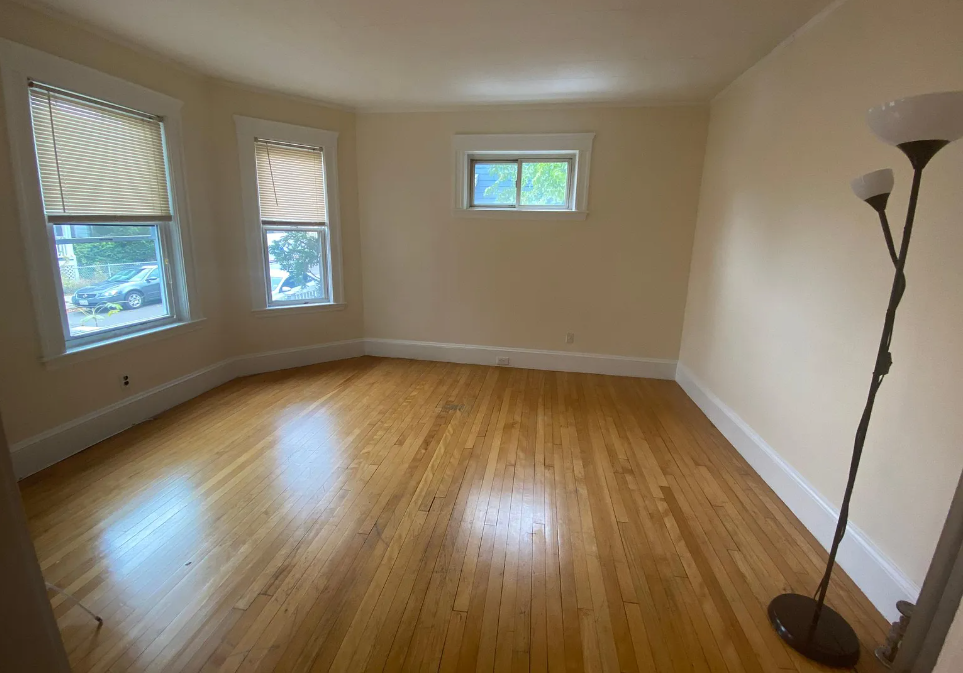 2 bed, 1 bath apartment for rent at 37 Rose St Unit 1A, Ward Two — photo 2 of 7
