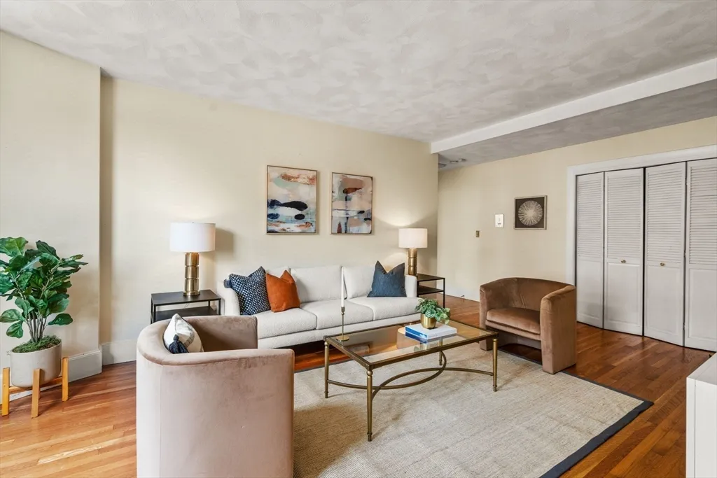 1 bed, 1 bath apartment for rent at 37 Saint Paul St Unit 3, Coolidge Corner