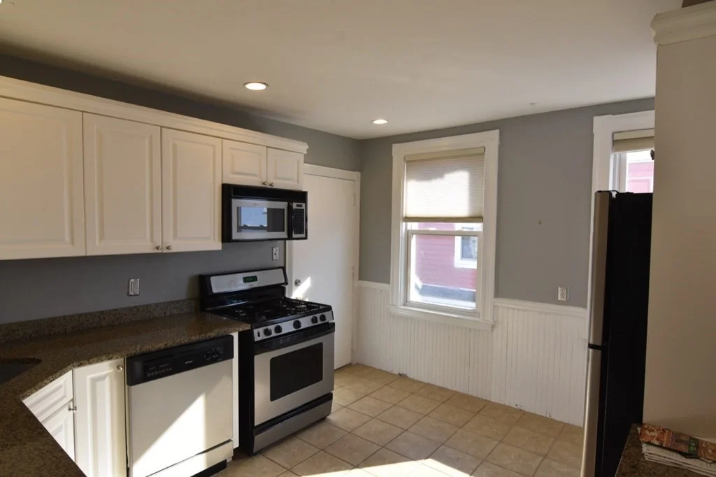 2 bed, 1 bath apartment for rent at 37 Saxton St Unit 3, Dorchester — photo 2 of 22