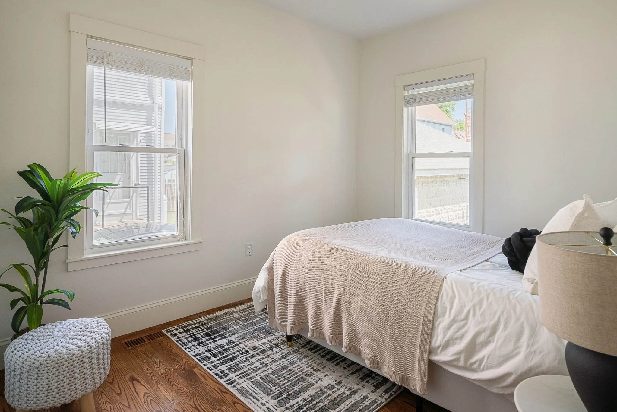 4 bed, 3 bath apartment for rent at 37 Sheridan Ave Unit 1, Glenwood — photo 9 of 18