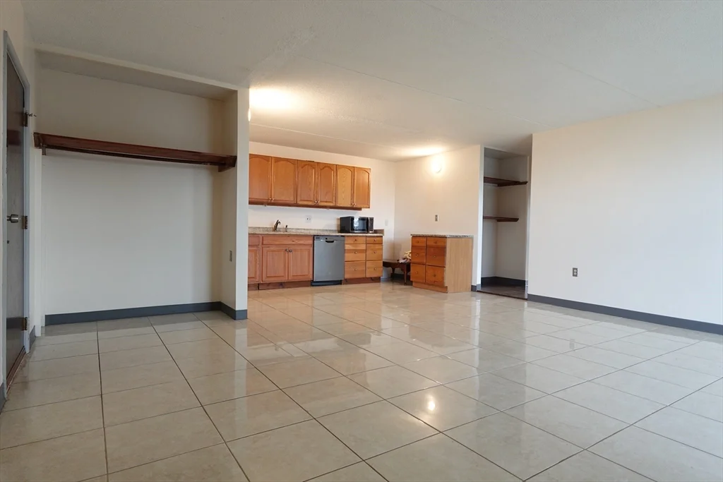 2 bed, 1 bath apartment for rent at 37 Skyline Dr Unit 11, Braintree — photo 2 of 18